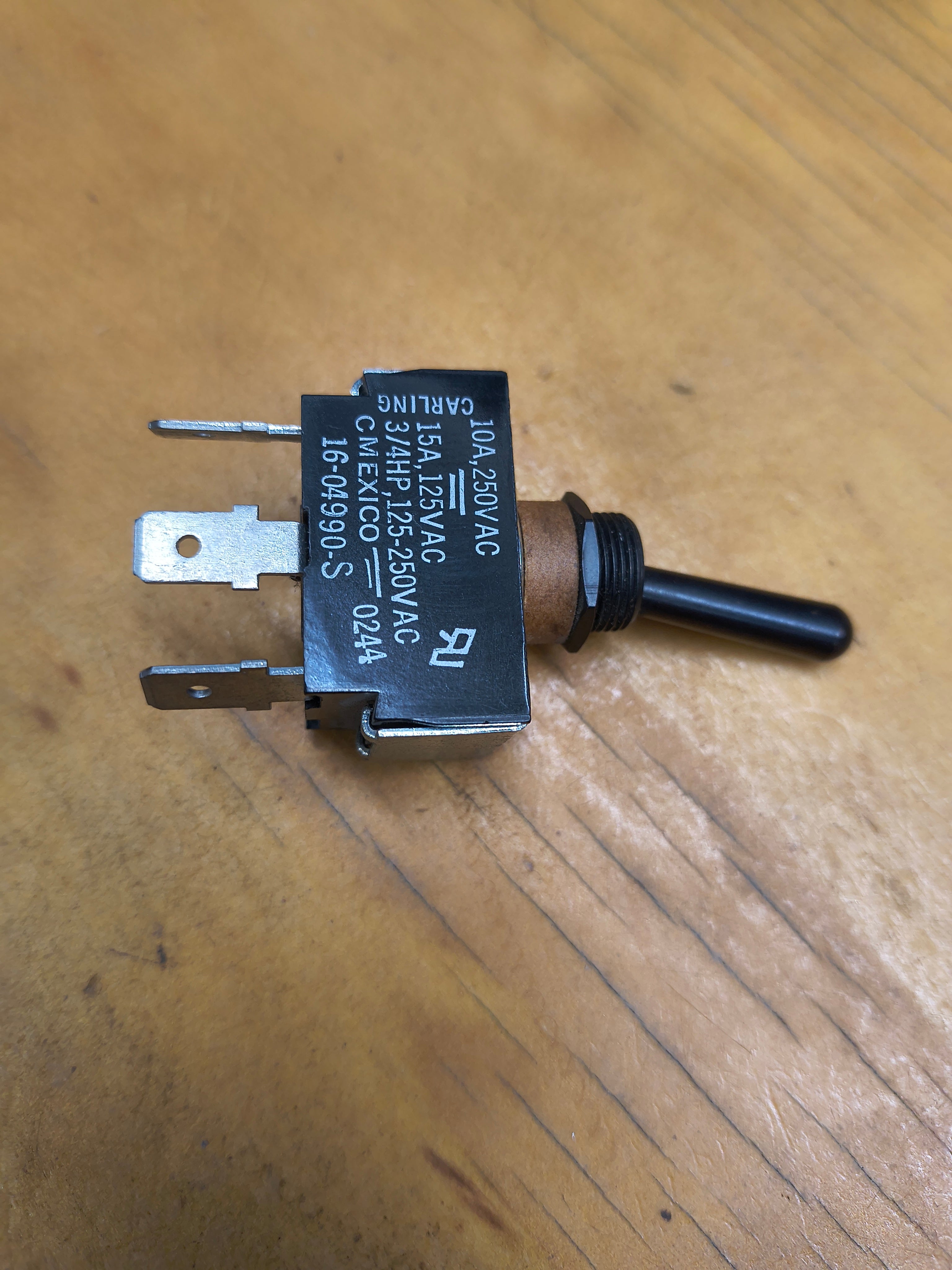 16-04990- Paccar Toggle Switch