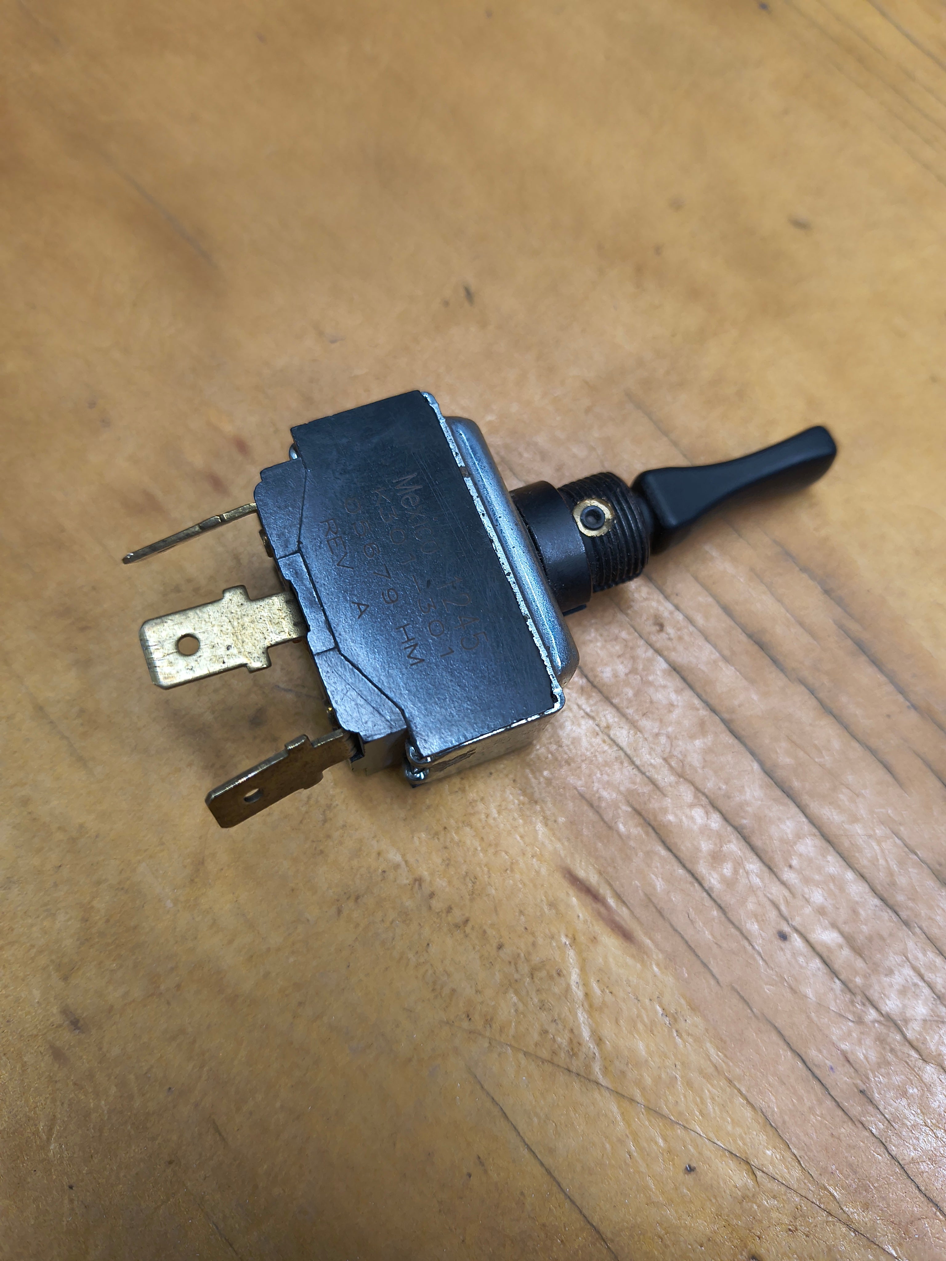 K301-301- Kenworth Momentary Toggle Switch