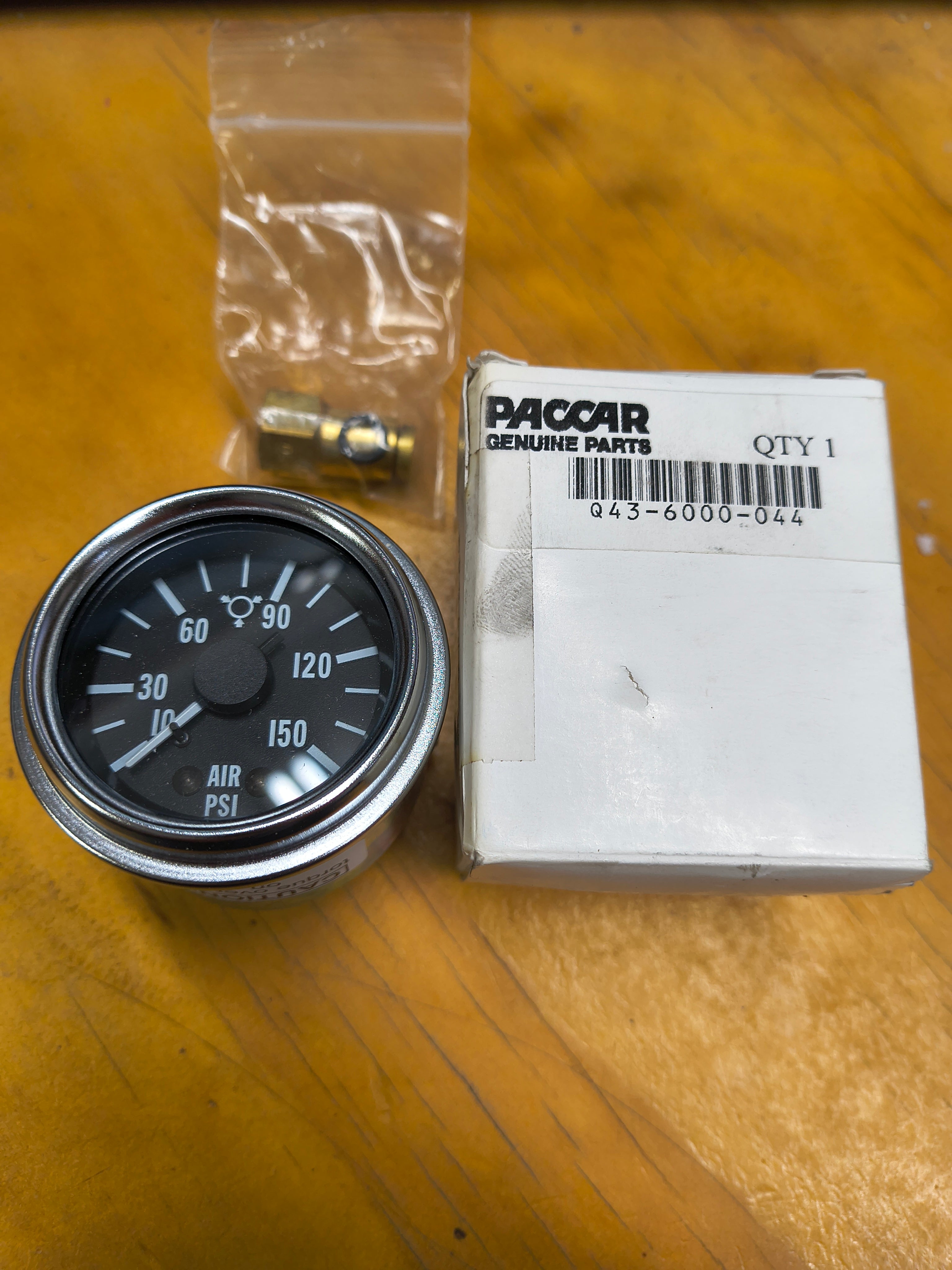 Q43-6000-044- Peterbilt 2" Mechanical Load Air Pressure Gauge