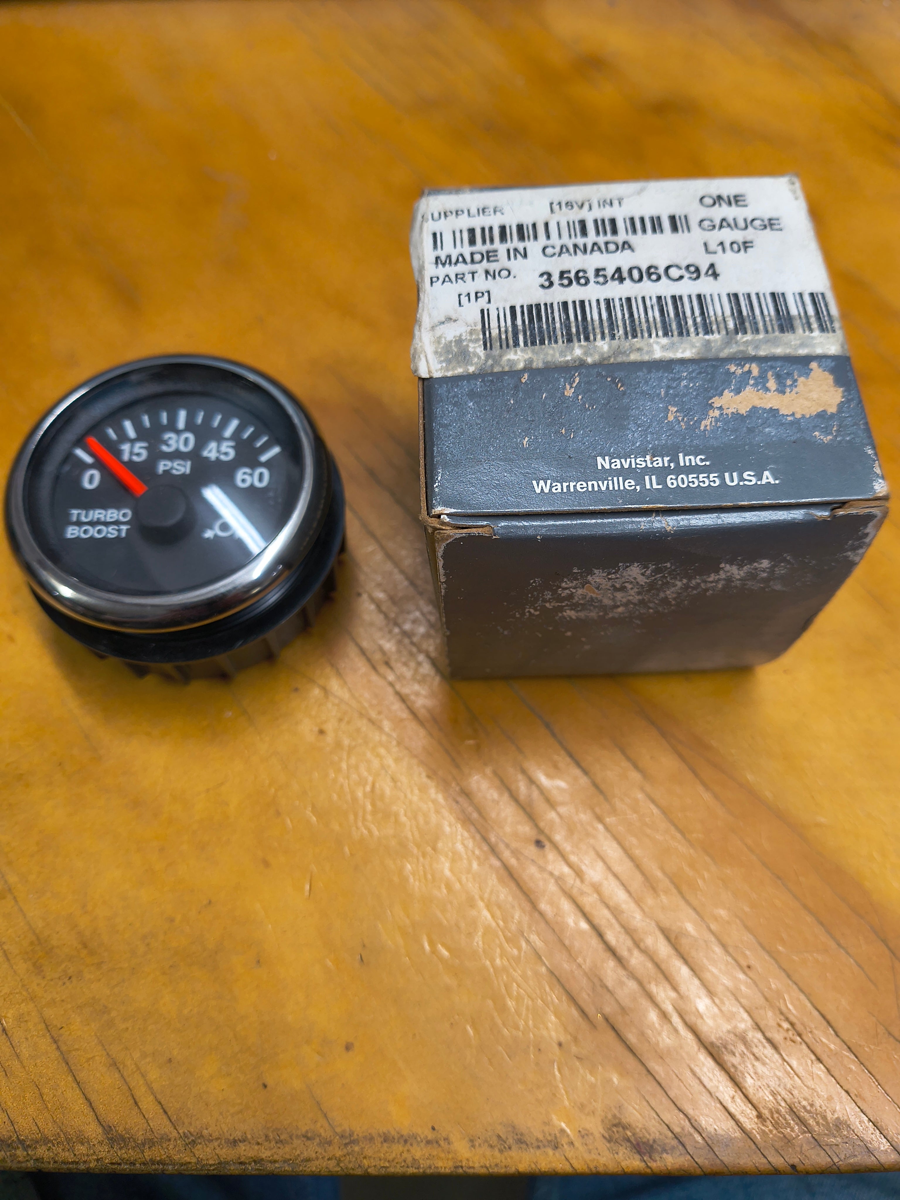 3565406C94- International 9400 Boost Gauge