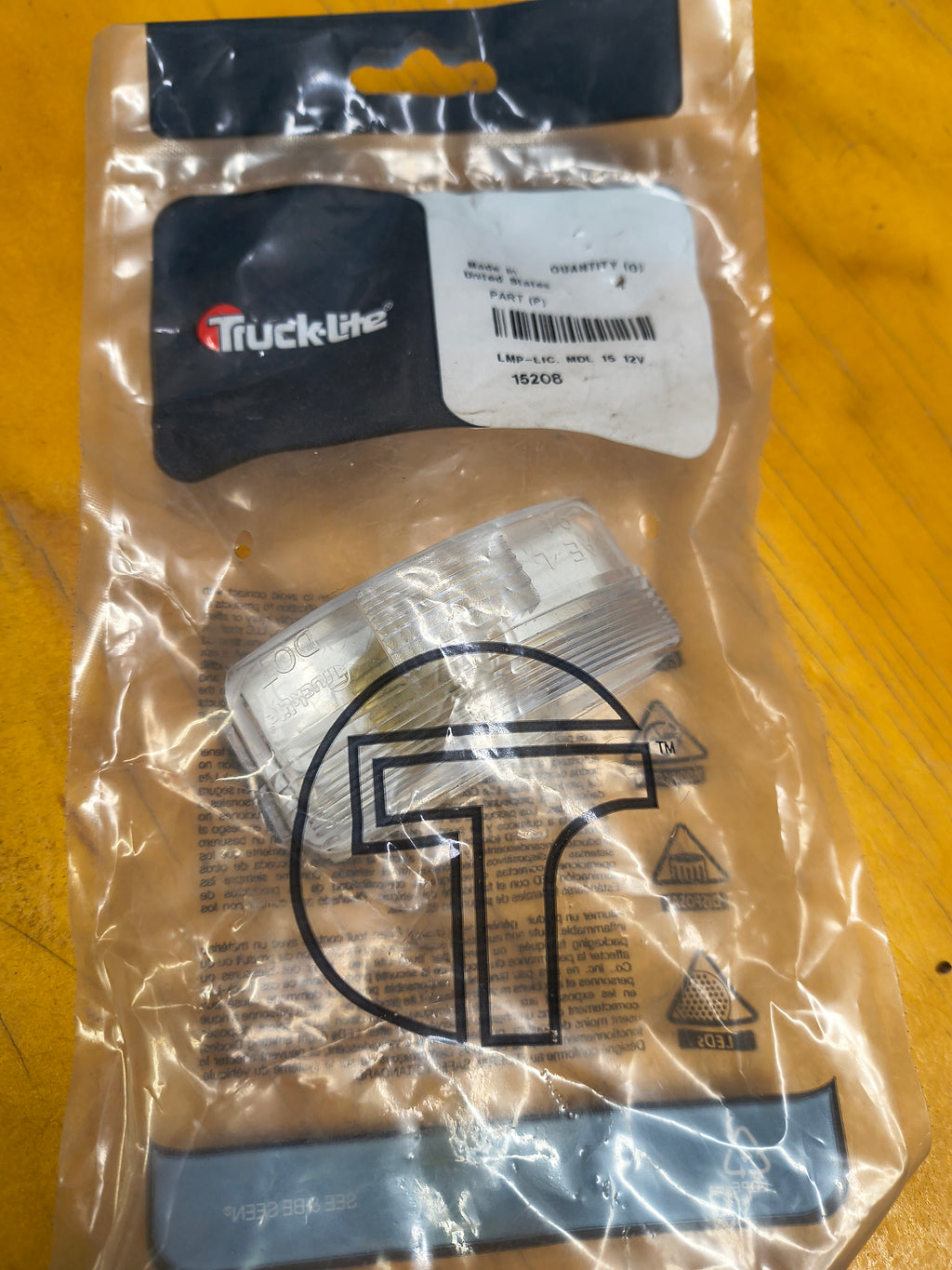 15 Series Incandescent License Light- 15208
