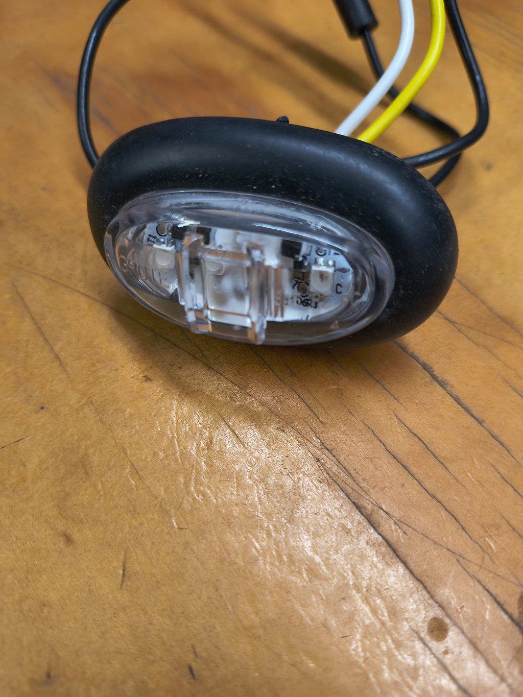 Wilson Trailer APP03347OK – Amber Clear Lens Oval LED Turn Signal Light